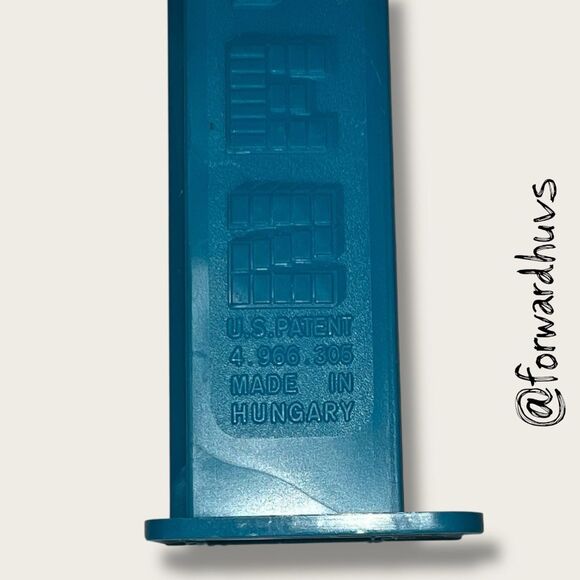 Bundle Sale 3 for $15 | Vintage Christmas ICEE PEZ Dispenser - Picture 4 of 9